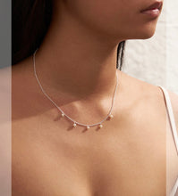 Load image into Gallery viewer, Pearl Drop Necklace

